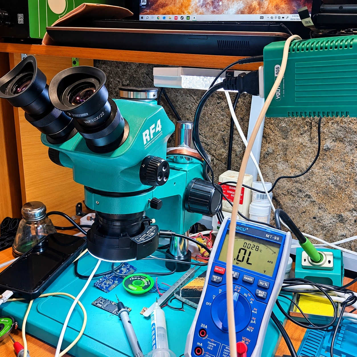 Screen and battery specialists at work